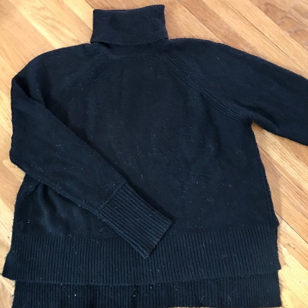 Vince Camuto Boxy Turtleneck